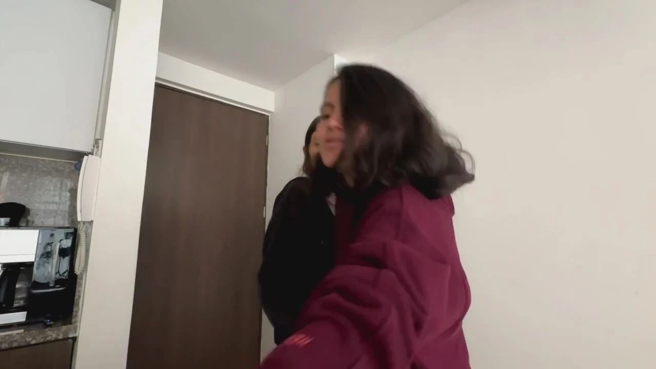 Đít vợ của bạn thân nhất của tôi bóp miệng tôi rất tốt