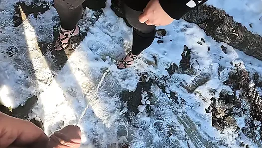 İsteksiz otel yöneticilerinin ince topuklu ayakkabılarda işemek darbesi