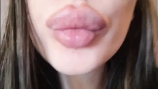 Gencim ama yaşlı erkeklerle olmayı seviyorum