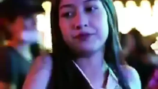 Asyalı kız dans sıcak