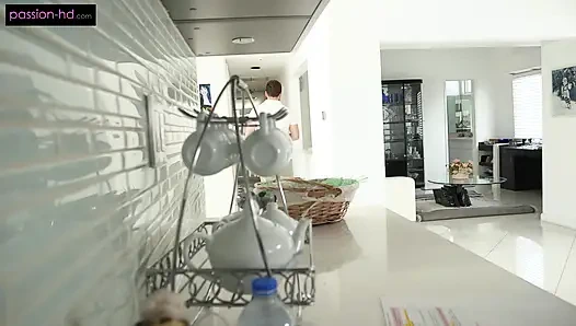 Minyon tavşan yumurta, yarak ve döl avlıyor