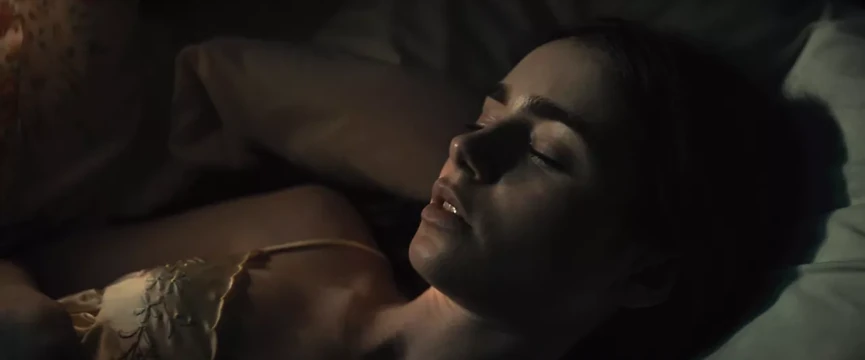 Lily Collins - ''son derece kötü, şaşırtıcı derecede kötü ve aşağılık''
