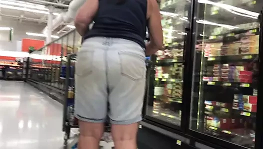 Tozlu götlü orta yaşlı seksi kadın