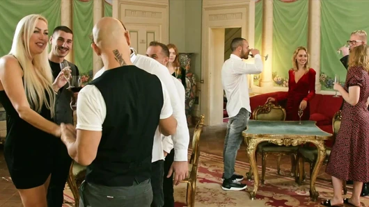 Tushy - anal takıntılı jia fantezilerini gerçeğe dönüştürüyor