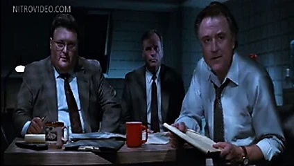 Ünlü sharon taş yanıp sönen ona kedi