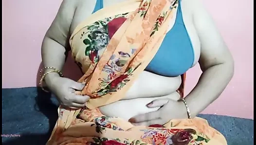 Telugu tatminsiz azgın teyze büyük memeli kabarık meme uçları masajı açık amcığını sallıyor üvey erkek kardeş için edepsiz konuşuyor