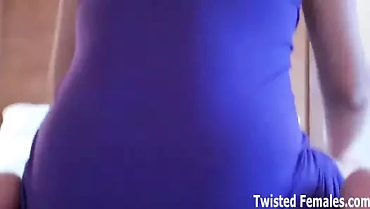 yüzüne oturacağım ve seni yavaşça boğacağım