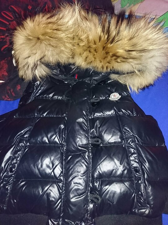 siyah moncler tarn yelek ile oynamak