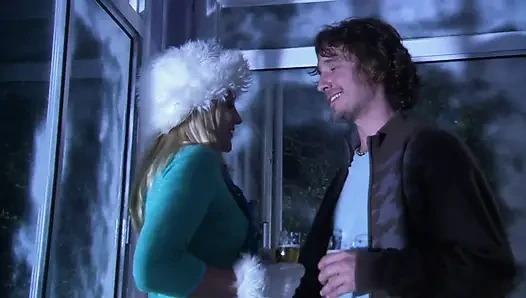 Amcık yalanan sarışın hatun amını siktiriyor
