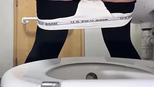 Compilation De Filles À La Chatte Crémeuse Qui Fait Pipi Dans Les Toilettes À La Maison