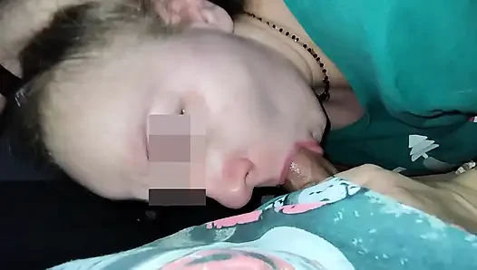 Amcık ağzına iki kez boşaldı