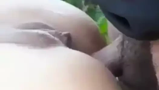 Desi sıcak seks açık havada