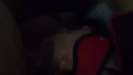 benim karım gözleri bağlı ve bağlı emmek benim horoz