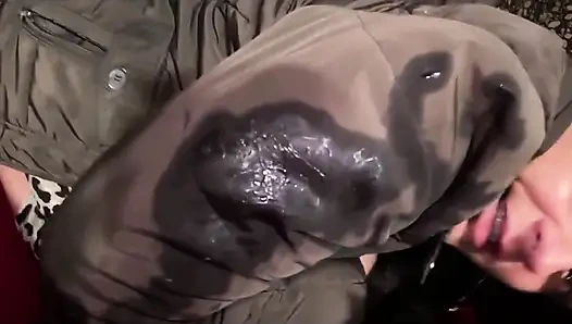 Kahverengi deli gömleği azdırma, uzun tırnaklar, derin ıslak gırtlak ve kılıfıma boşalma