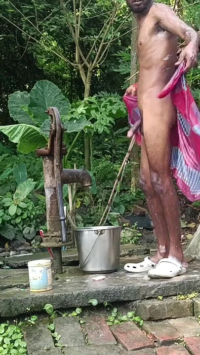 Hintli olgun duş açık alanda desi tarzı.. | Bölüm 1