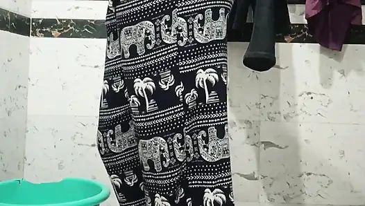 Priya bhabi büyük götlü seksi vücut video çekimi