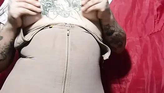 Dev vajinaya mastürbasyon yapıyor