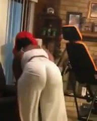 Teyzem temizlik yapıyor