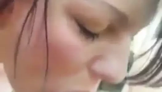 GERMAN BITCH SAUGT GEIL SEINEN DICKEN SCHWANZ