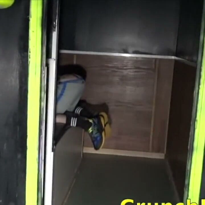 Sürtük arka odada dölleniyor