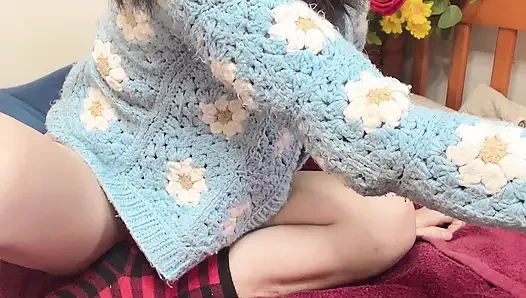 Hana Yarak Şapkası Için Yağ Koydu Sonra Yavaşça Küçük Göt Deliğine Koydu