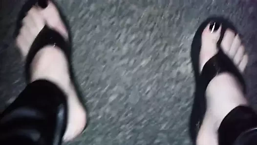 Siyah parmak arası terlik