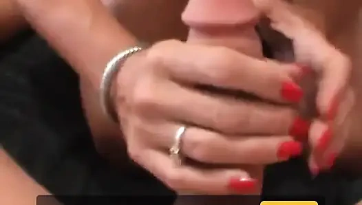 Kız arkadaşımın üvey oğlunu baştan çıkararak sikiyorum