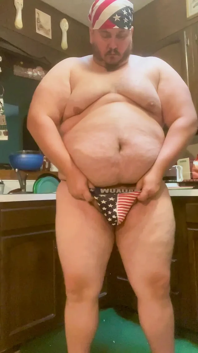 Obez Amerikalı domuz bubba burly chub şişman sert dölünü açıyor ve kendi lezzetli dölünün sert bir çekimini dölletir