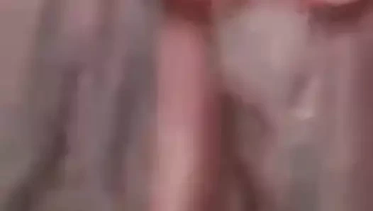 İyi bir çük arayan bir fahişeyim