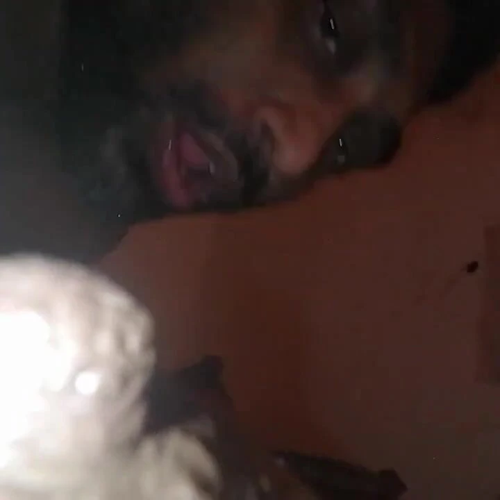 Uyumadan önce edepsiz şeyler yapıyor