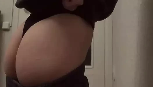 Evden ayrılmadan önce kendime dokunmaya karar verdim