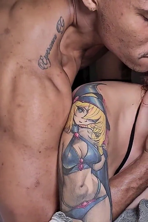 Kızıl saçlı ve büyük zenci ile ırklararası sert bakış açısı seksi - Brandon Cruz ve Andrea Castro