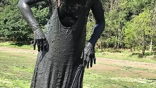 Haliç'te sevimli, çamurlu ve pembeyle sikiliyor