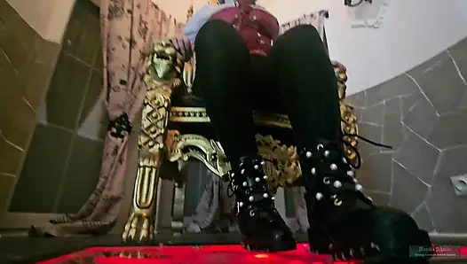 Monika Smith kirli çizmelerimin altında köle yalıyor atık dev kadın bakış açısı