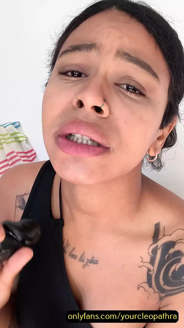 Шлюшка-латина сосет у тебя до спермы (инструкция по инструкции)