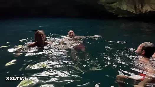 Rebecca Volpetti ve Tiffany Leiddi ile Meksika'da dörtlü seks