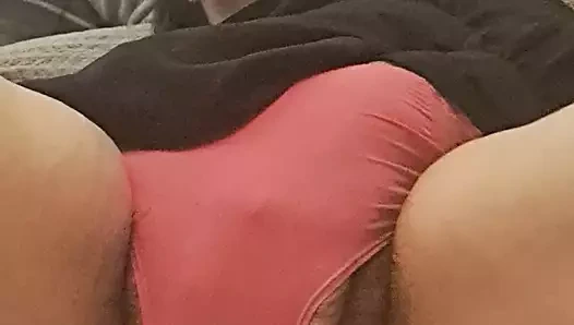 Annenin parmaklarıyla lezzetli mastürbasyon