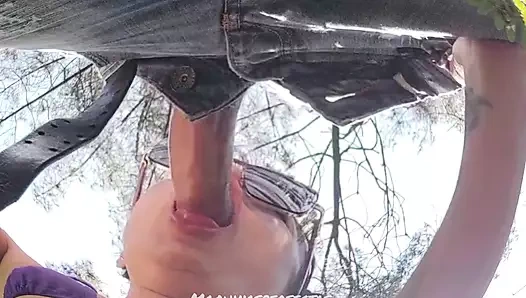 Kameraman için sahne arkası sürpriz sakso ve gırtlağına kadar alma