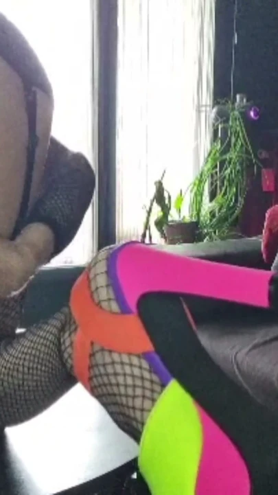 Polis üniformalı Fransız travesti, boşalma 25:17, Vanessabitchx Parischiennetrvprod
