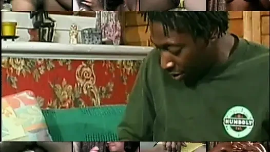 Azgın Fahişe Canavar Yarakla Sikişiyor