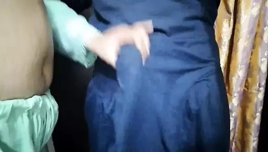 Neighbor Muslim Desi aunty invited me to her house and had sex with me (neighbor aunty with Indian Muslim boy)