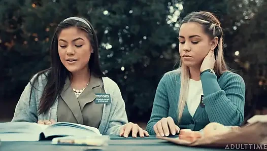 Adult Time - gizli mormon kızlar Alina Lopez ve Kendra Spade sapık lezbiyen arzularına boyun eğiyor