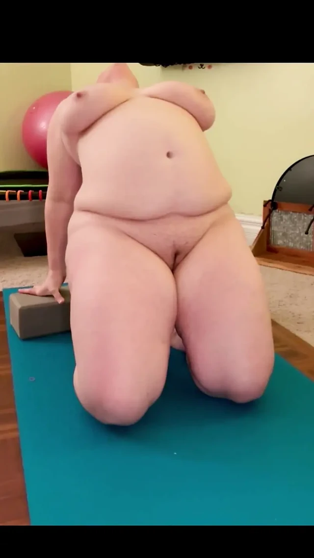 Sadie ile çıplak yoga