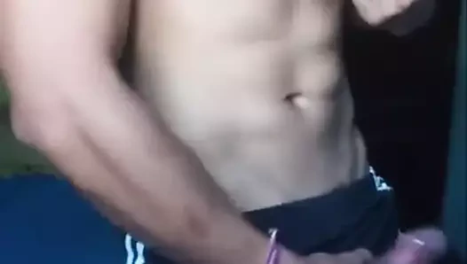 Sıcak muscle Tayland adam mastürbasyon kapalı ve sağladım