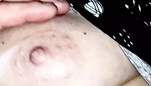 hanımları küçük baştankara ve meme ucu maruz