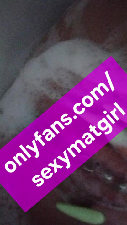 Seksi Yunan evli kadın banyoda oynuyor