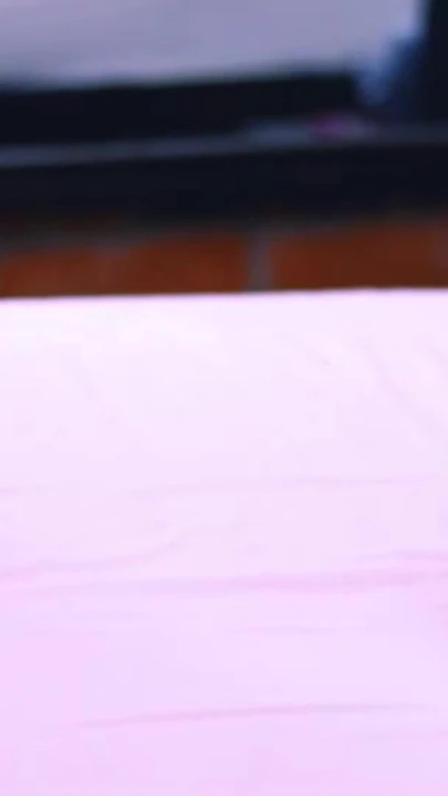 Обязательный для обмена момент из "Симпатичную девушку жестко трахает официант в ее гостиничном номере, шлепают по ее коже"