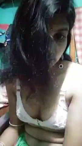 Sıcak ve seksi bhabi gösteri desi boudie