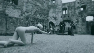 İzler - bir melek yalan söylüyor