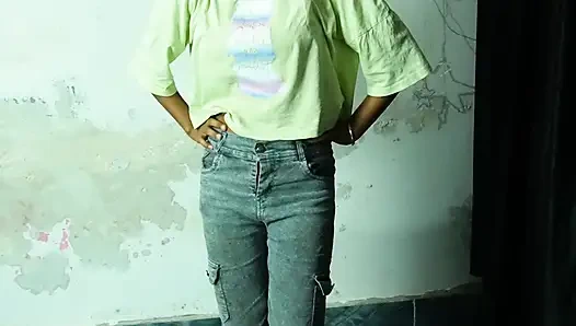 Sari sıkı amcıklı desi yenge Hintçe ses kaydında devar tarafından sert sikiliyor